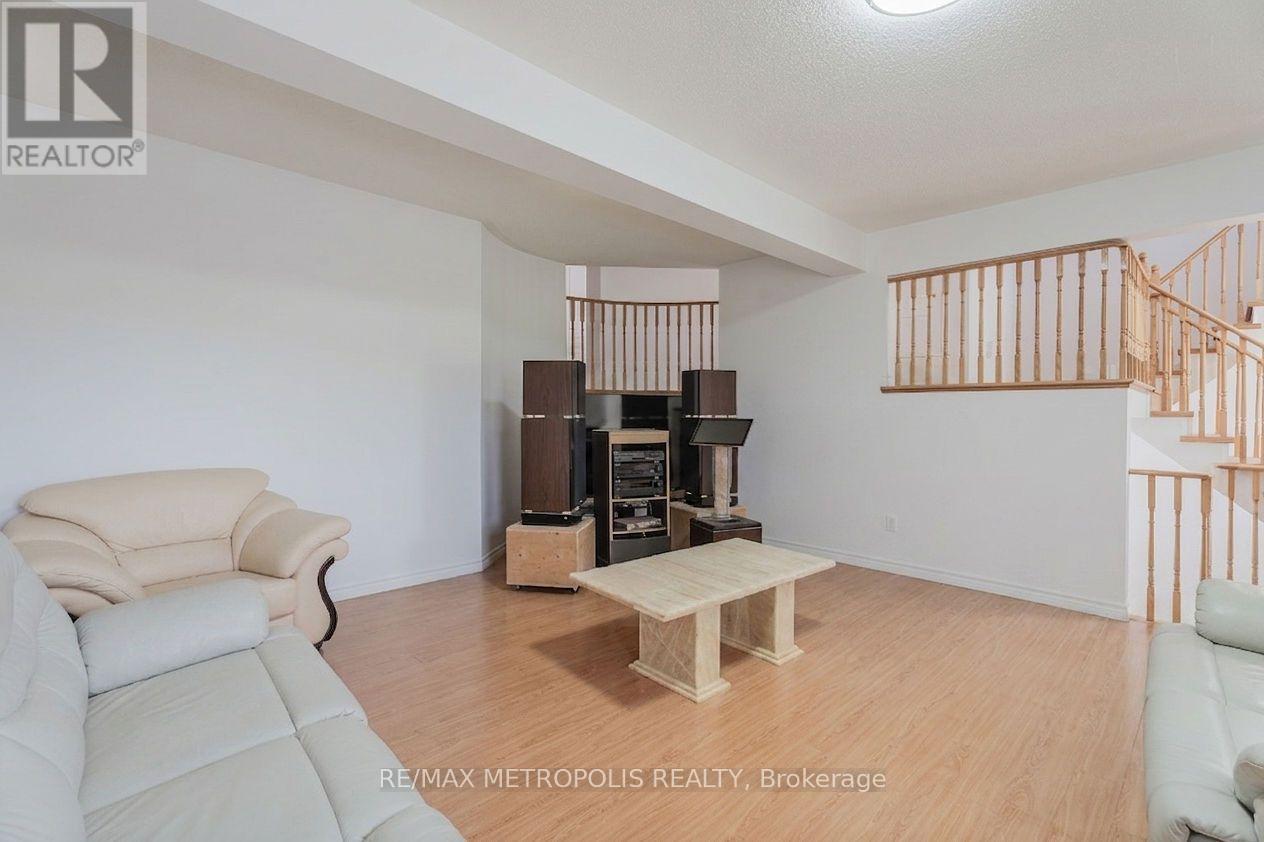 52 Gore Valley Trail, Brampton, Ontario  L6P 2G9 - Photo 8 - W13693646