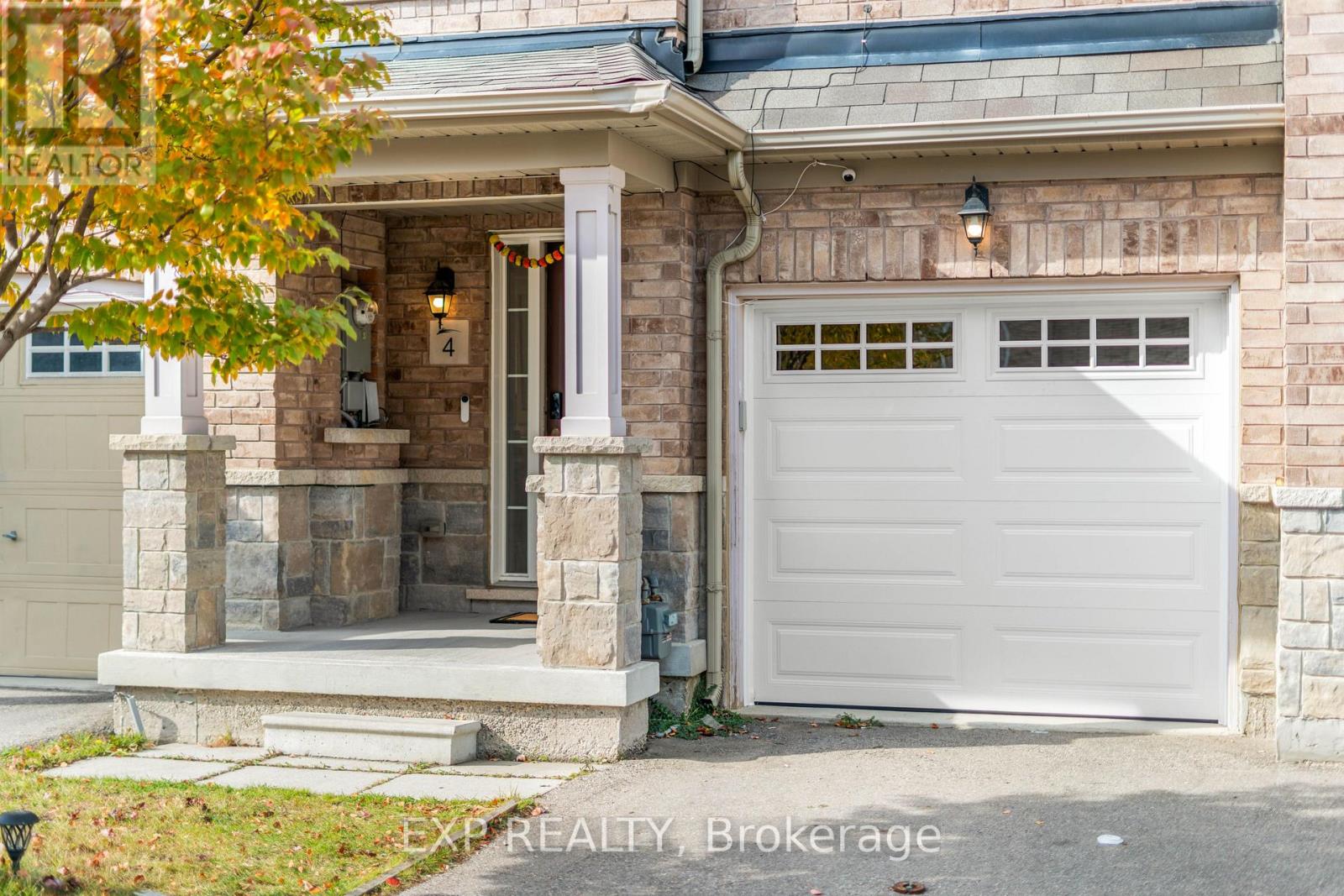 4 Magdalene Crescent, Brampton, Ontario  L6Z 0G9 - Photo 1 - W13693656