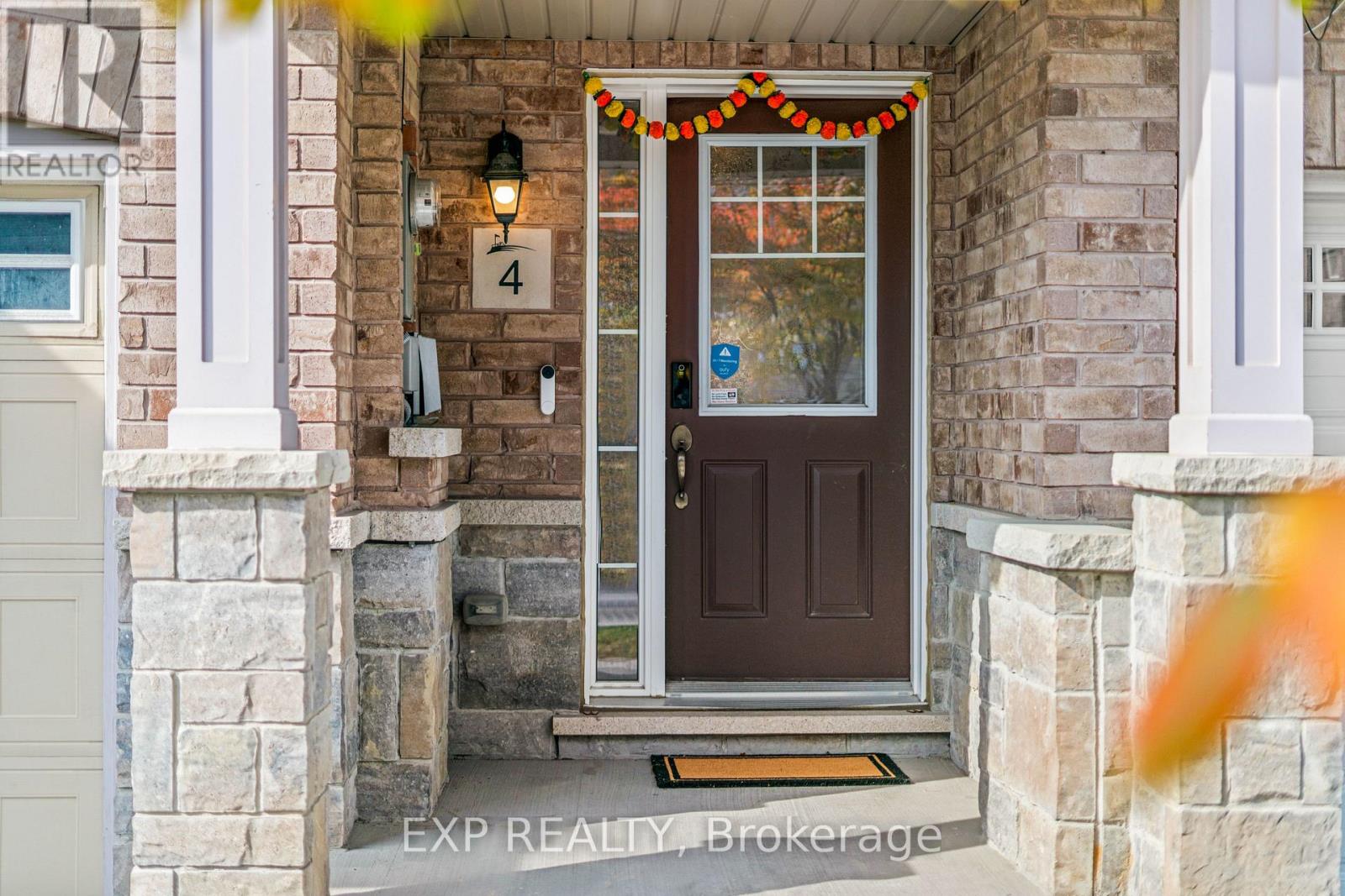 4 Magdalene Crescent, Brampton, Ontario  L6Z 0G9 - Photo 3 - W13693656
