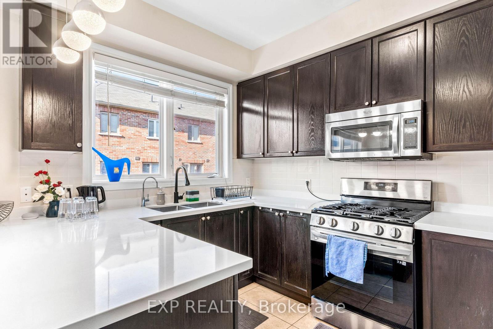 4 Magdalene Crescent, Brampton, Ontario  L6Z 0G9 - Photo 8 - W13693656