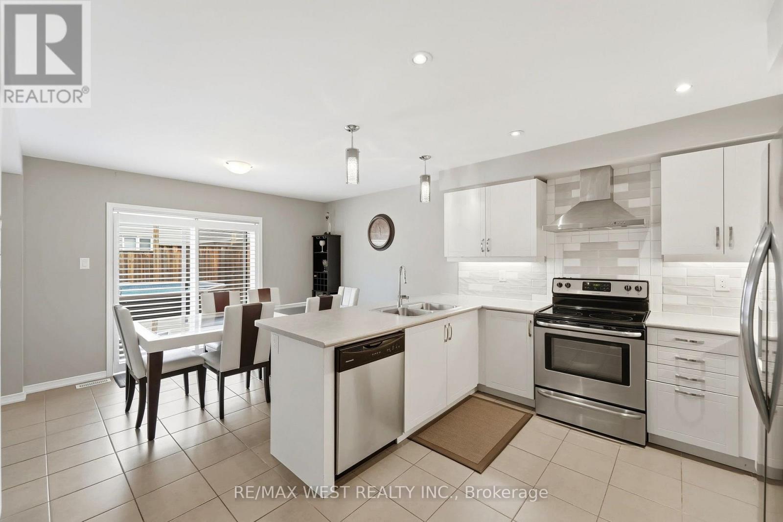 234 Voyager Pass, Hamilton, Ontario  L0R 1C0 - Photo 3 - X13693634