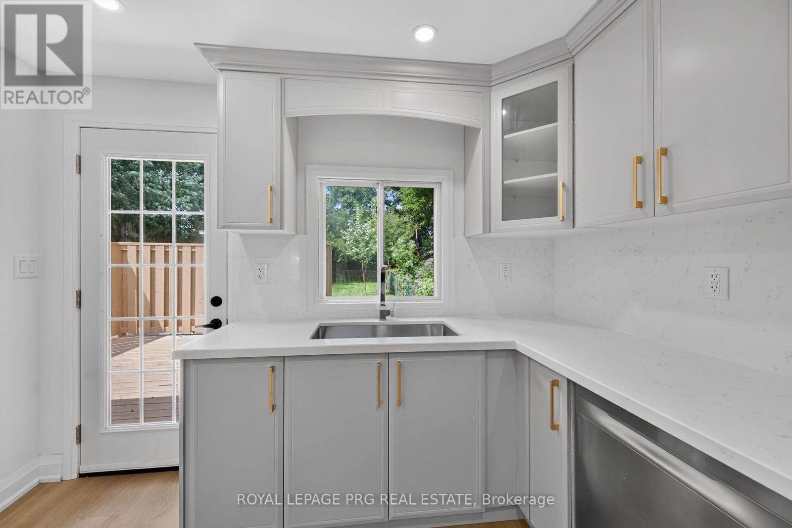29 Mckinstry Street, Hamilton, Ontario  L8L 6C2 - Photo 12 - X13693690