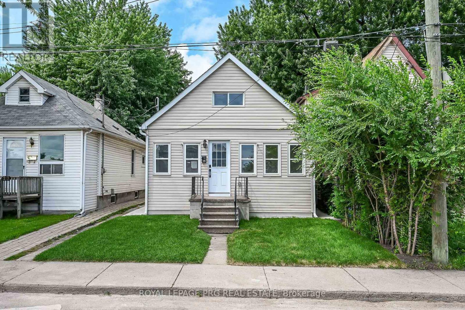 29 Mckinstry Street, Hamilton, Ontario  L8L 6C2 - Photo 4 - X13693690