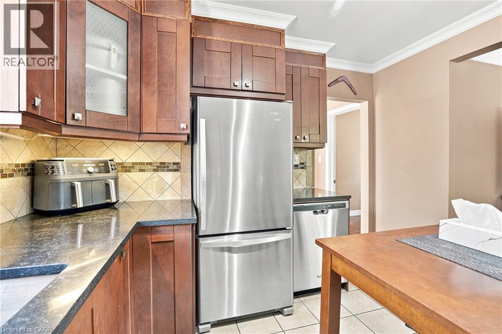 111 Sharon Avenue, Hamilton, Ontario  L8T 1E4 - Photo 12 - 40856553