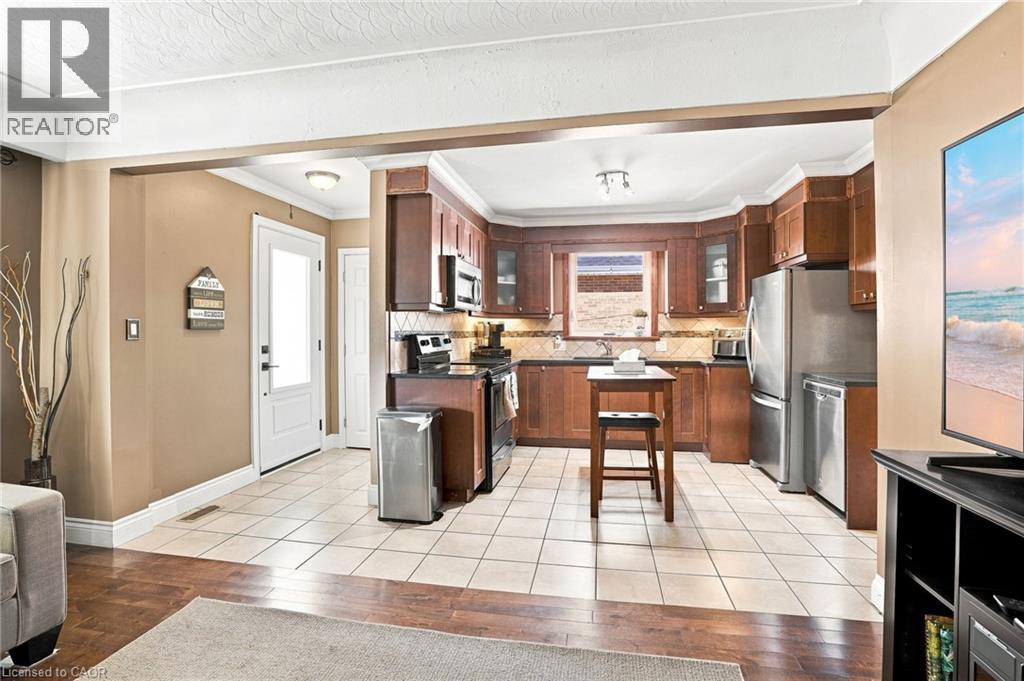 111 Sharon Avenue, Hamilton, Ontario  L8T 1E4 - Photo 8 - 40856553