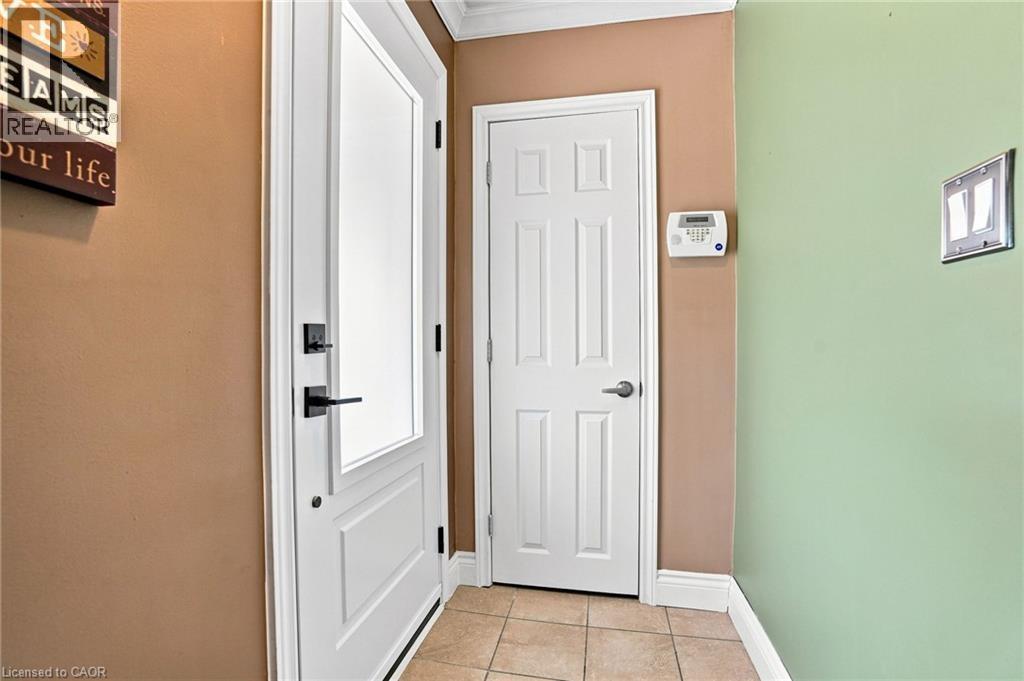 111 Sharon Avenue, Hamilton, Ontario  L8T 1E4 - Photo 5 - 40856553