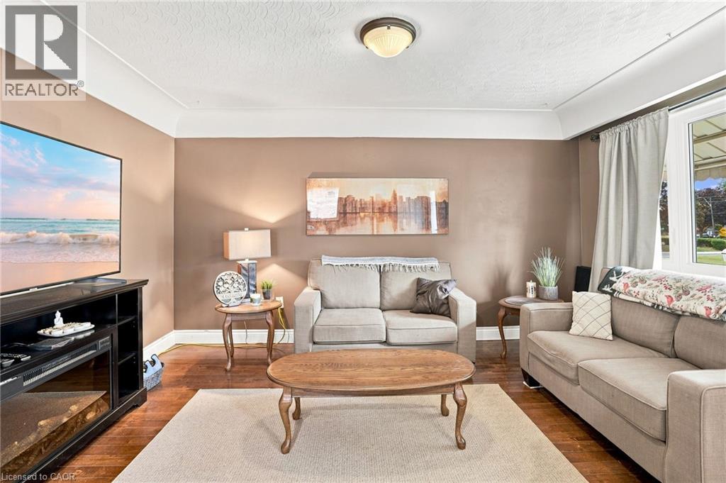 111 Sharon Avenue, Hamilton, Ontario  L8T 1E4 - Photo 6 - 40856553
