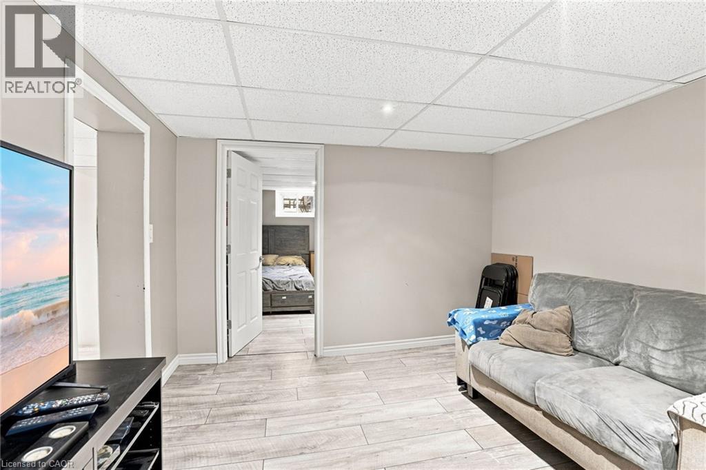 111 Sharon Avenue, Hamilton, Ontario  L8T 1E4 - Photo 27 - 40856553