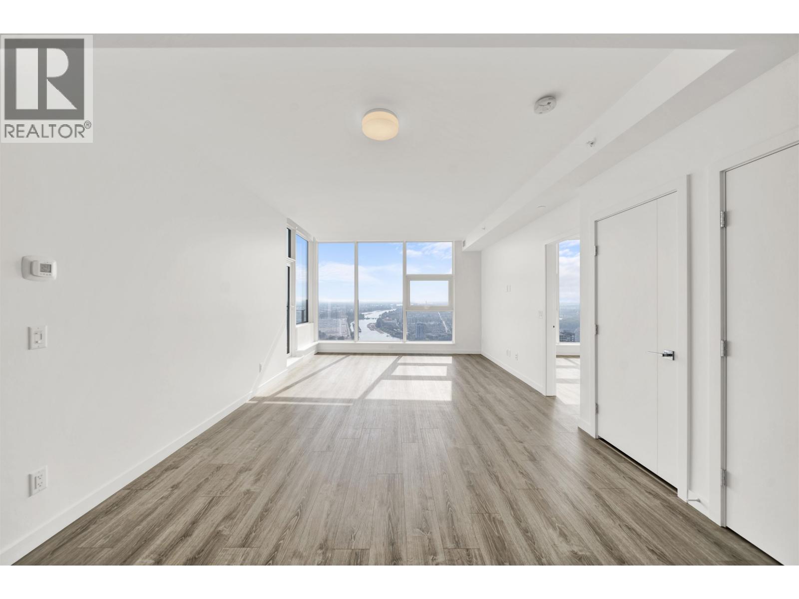 5001 680 Quayside Drive, New Westminster, British Columbia  V3M 0P2 - Photo 4 - R3155919