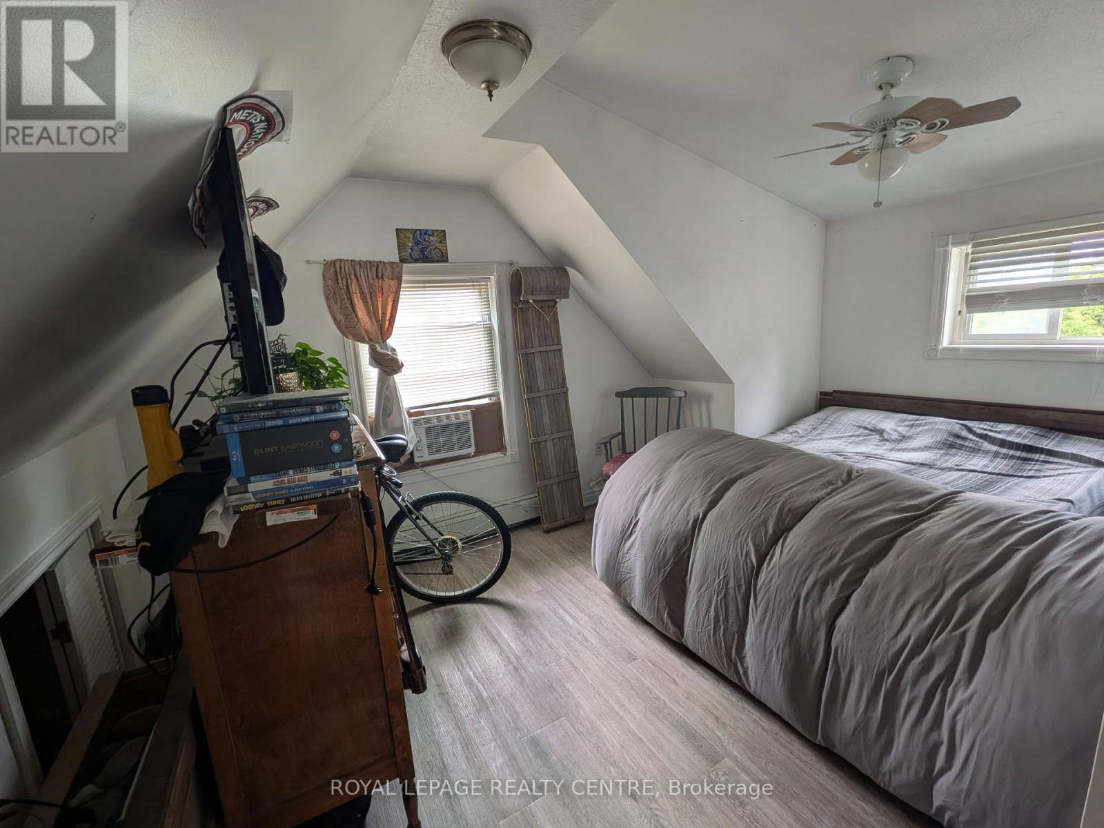Upper - 10 Dufferin Street, Barrie, Ontario L4N 2J7 - Photo 5 - S13666156