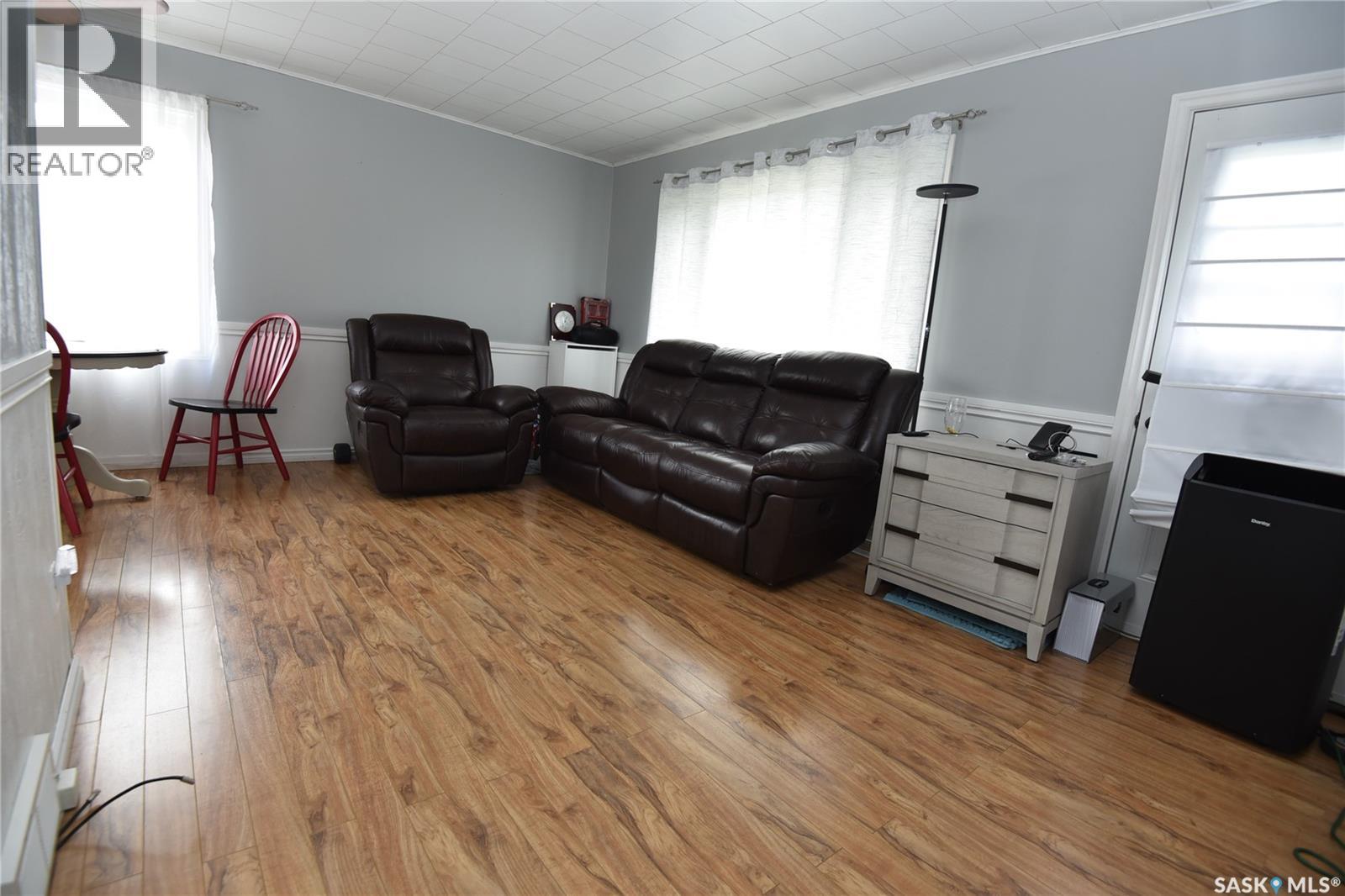 415 8th Avenue W, Nipawin, Saskatchewan  S0E 1E0 - Photo 11 - SK046087