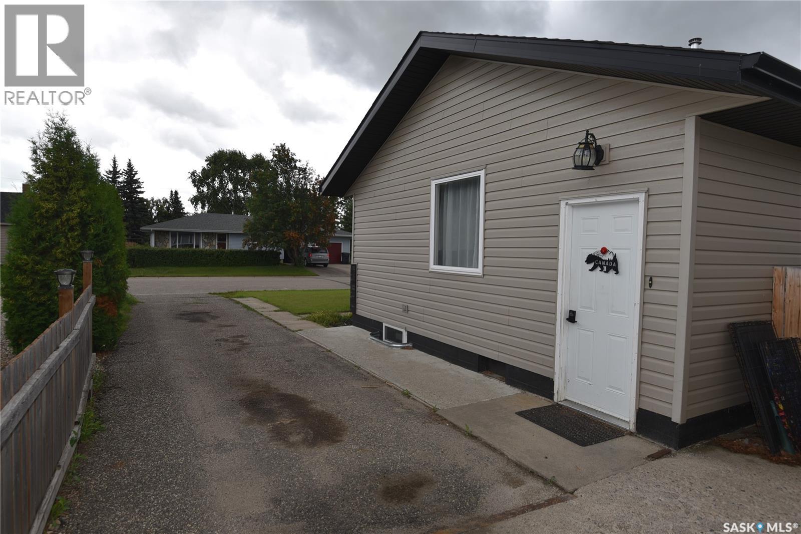 415 8th Avenue W, Nipawin, Saskatchewan  S0E 1E0 - Photo 32 - SK046087