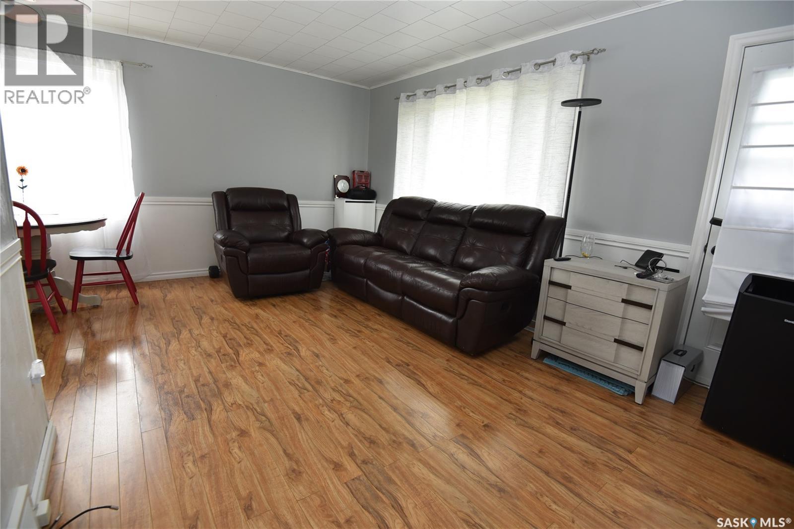 415 8th Avenue W, Nipawin, Saskatchewan  S0E 1E0 - Photo 8 - SK046087