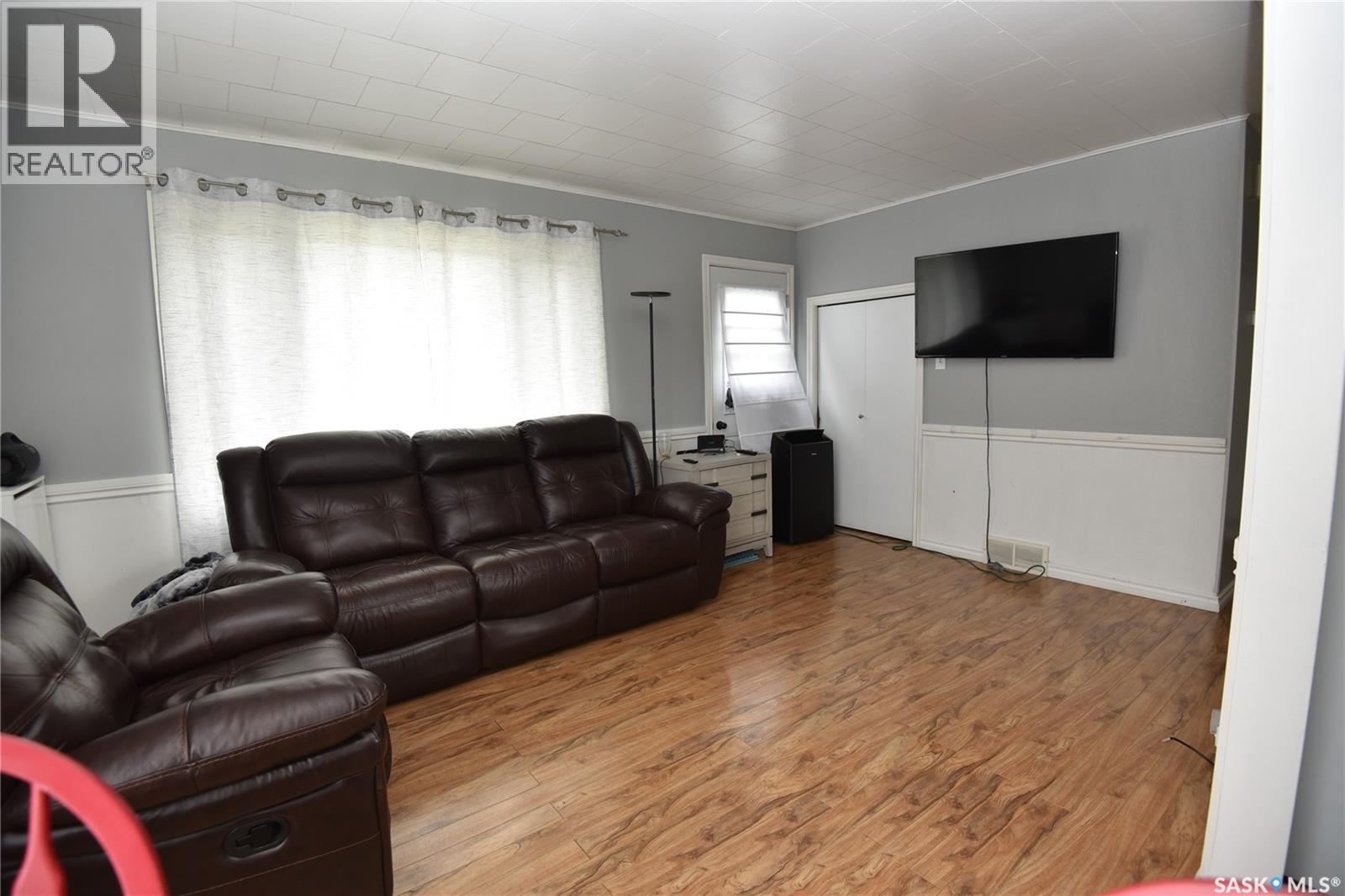 415 8th Avenue W, Nipawin, Saskatchewan  S0E 1E0 - Photo 9 - SK046087
