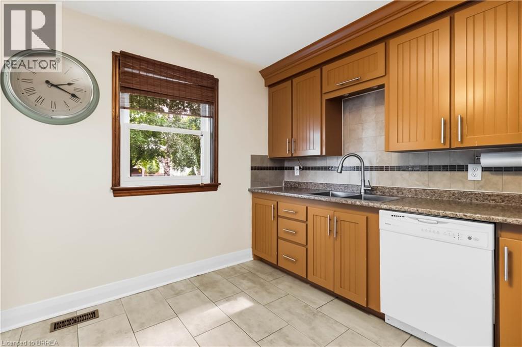 78 Herbert Street, Brantford, Ontario  N3R 4A2 - Photo 10 - 40855498