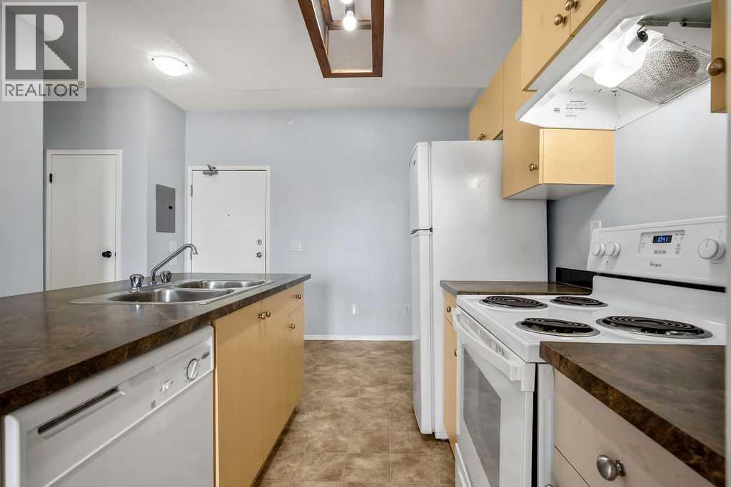 4301, 73 Erin Woods Court SE, Calgary, Alberta  t2b 3v2 - Photo 15 - A2309307