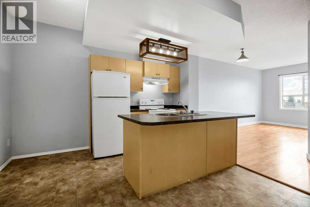 4301, 73 Erin Woods Court SE, Calgary, Alberta  t2b 3v2 - Photo 5 - A2309307