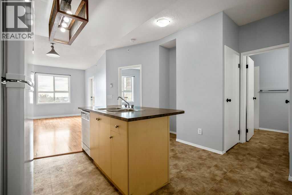 4301, 73 Erin Woods Court SE, Calgary, Alberta  t2b 3v2 - Photo 7 - A2309307