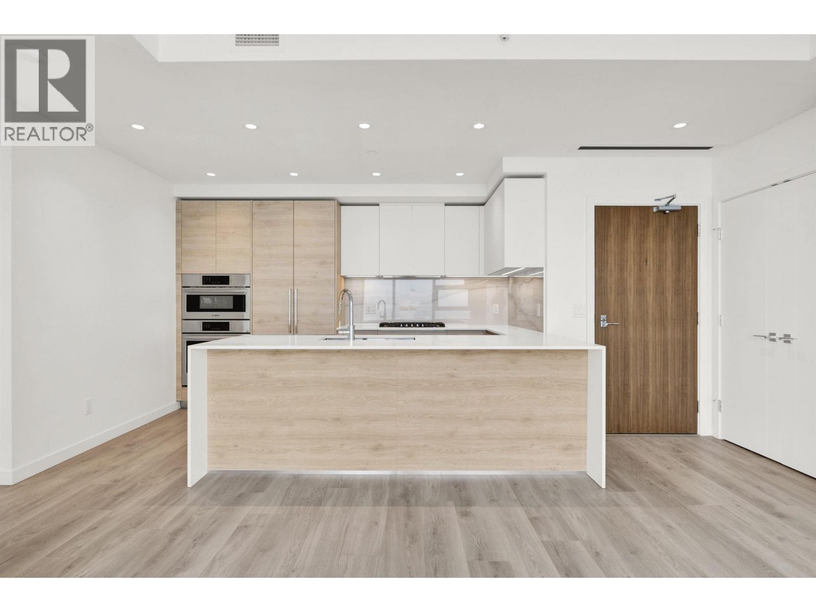 5004 680 QUAYSIDE DRIVE, New Westminster, British Columbia