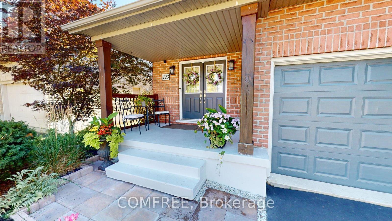 723 Munich Circle, Waterloo, Ontario N2V 2N6 - Photo 2 - X13693694
