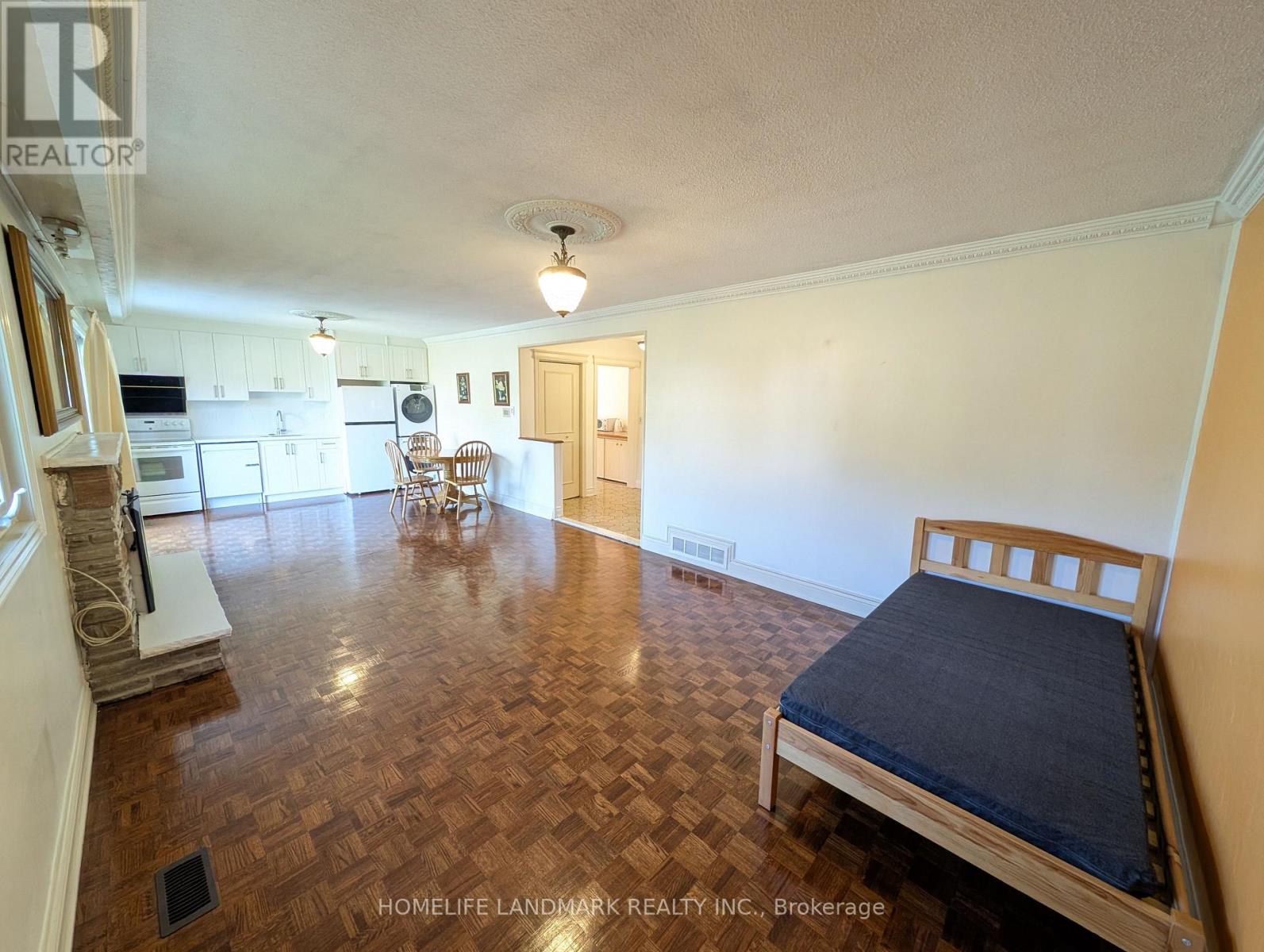(Ground Level Unit) - 56 Bickerton Crescent, Toronto, Ontario  M2J 3T1 - Photo 10 - C13693720
