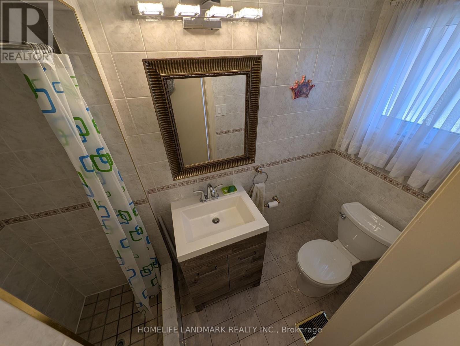 (Ground Level Unit) - 56 Bickerton Crescent, Toronto, Ontario  M2J 3T1 - Photo 3 - C13693720
