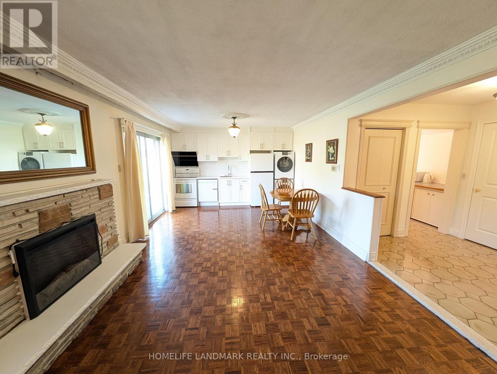 (Ground Level Unit) - 56 Bickerton Crescent, Toronto, Ontario  M2J 3T1 - Photo 7 - C13693720