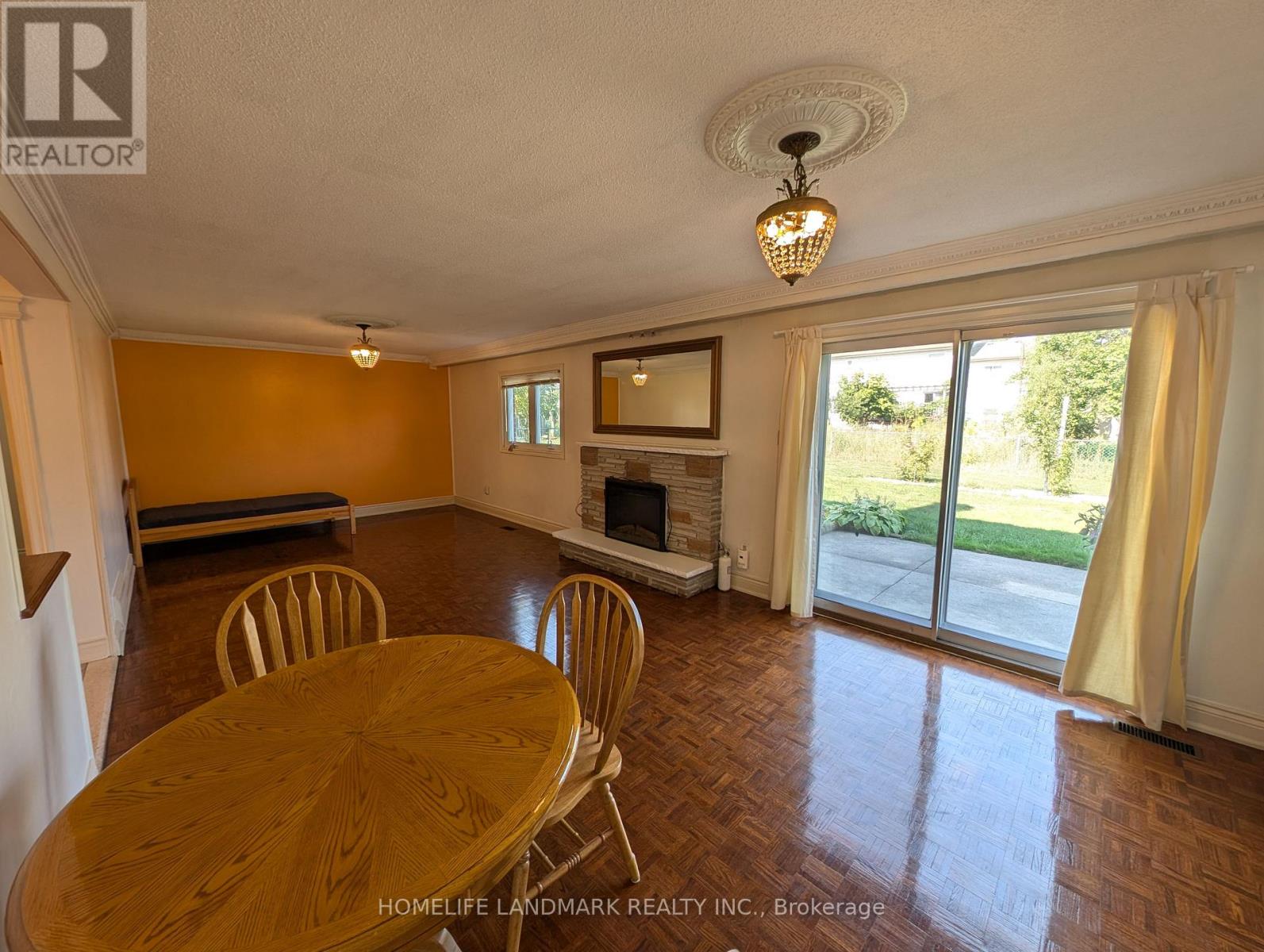 (Ground Level Unit) - 56 Bickerton Crescent, Toronto, Ontario  M2J 3T1 - Photo 9 - C13693720