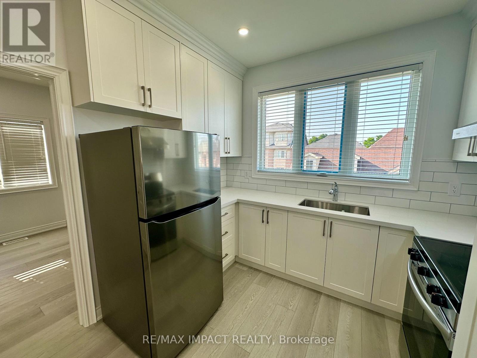 Coach - 32 Toulouse Court, Markham, Ontario L6B 1J5 - Photo 11 - N13693786