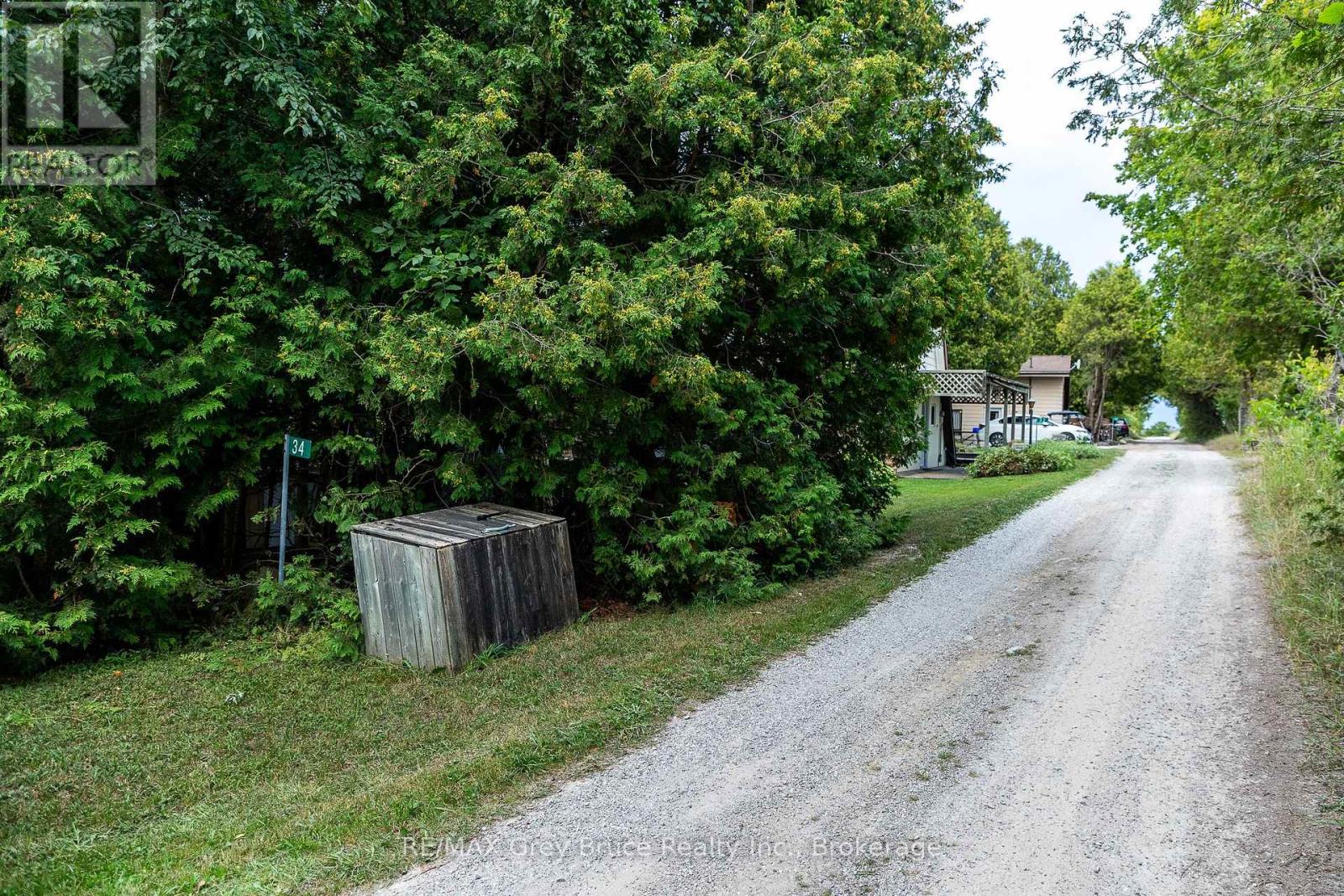 34 Hilltop Drive, South Bruce Peninsula, Ontario  N0H 1A0 - Photo 13 - X13693778