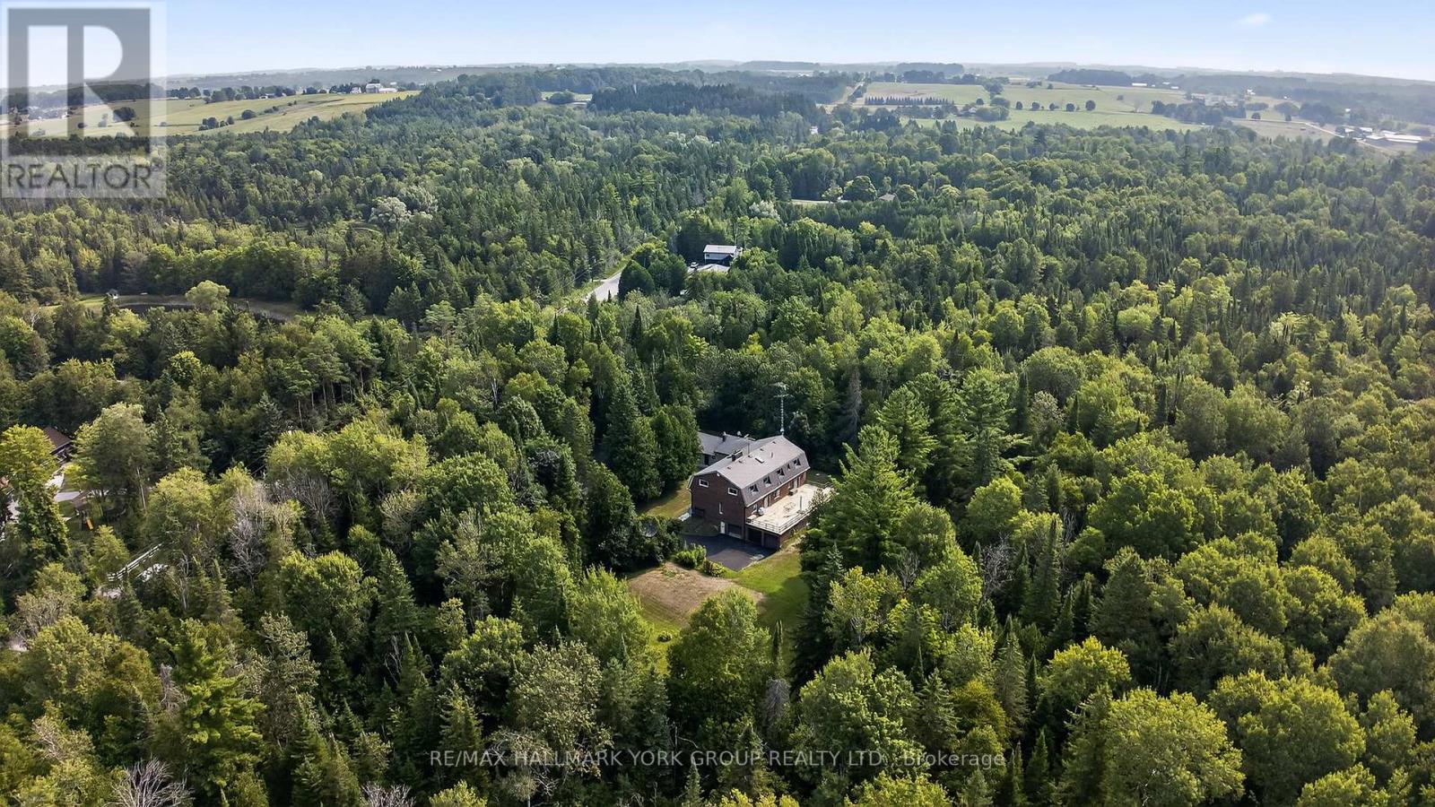 245 Davis Drive, Uxbridge, Ontario  L4A 7X4 - Photo 38 - N12338408