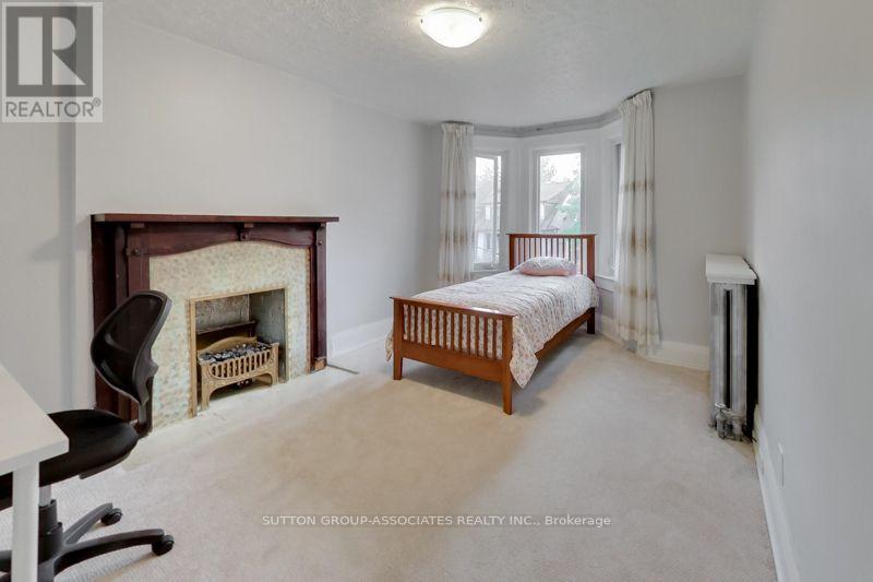 131 Lauder Avenue, Toronto, Ontario  M6H 3E4 - Photo 17 - W13693722