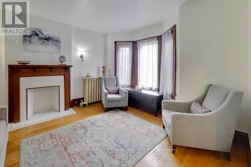 131 Lauder Avenue, Toronto, Ontario  M6H 3E4 - Photo 3 - W13693722