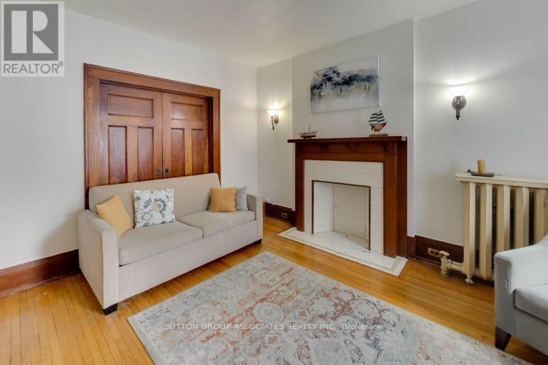 131 Lauder Avenue, Toronto, Ontario  M6H 3E4 - Photo 4 - W13693722