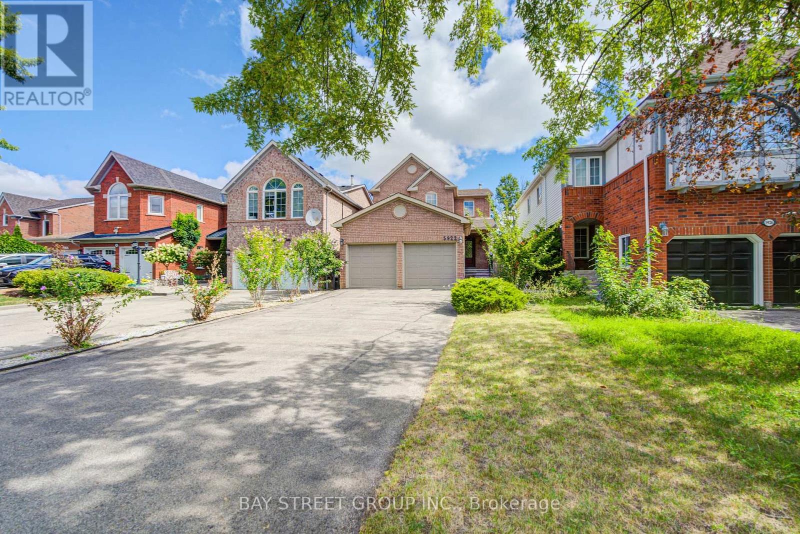 5922 DALEBROOK CRESCENT, Mississauga, Ontario