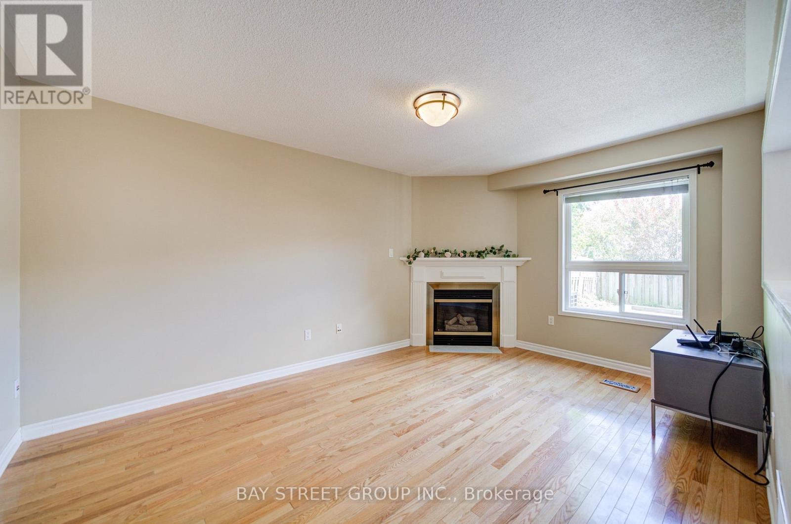 5922 Dalebrook Crescent, Mississauga, Ontario  L5M 5R9 - Photo 12 - W13693770