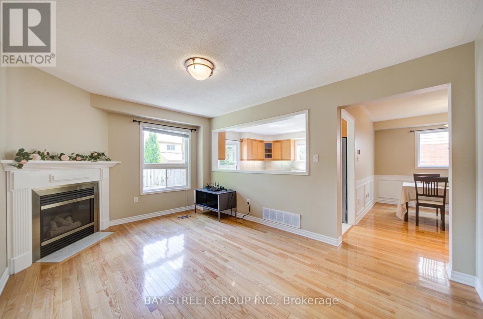 5922 Dalebrook Crescent, Mississauga, Ontario  L5M 5R9 - Photo 13 - W13693770