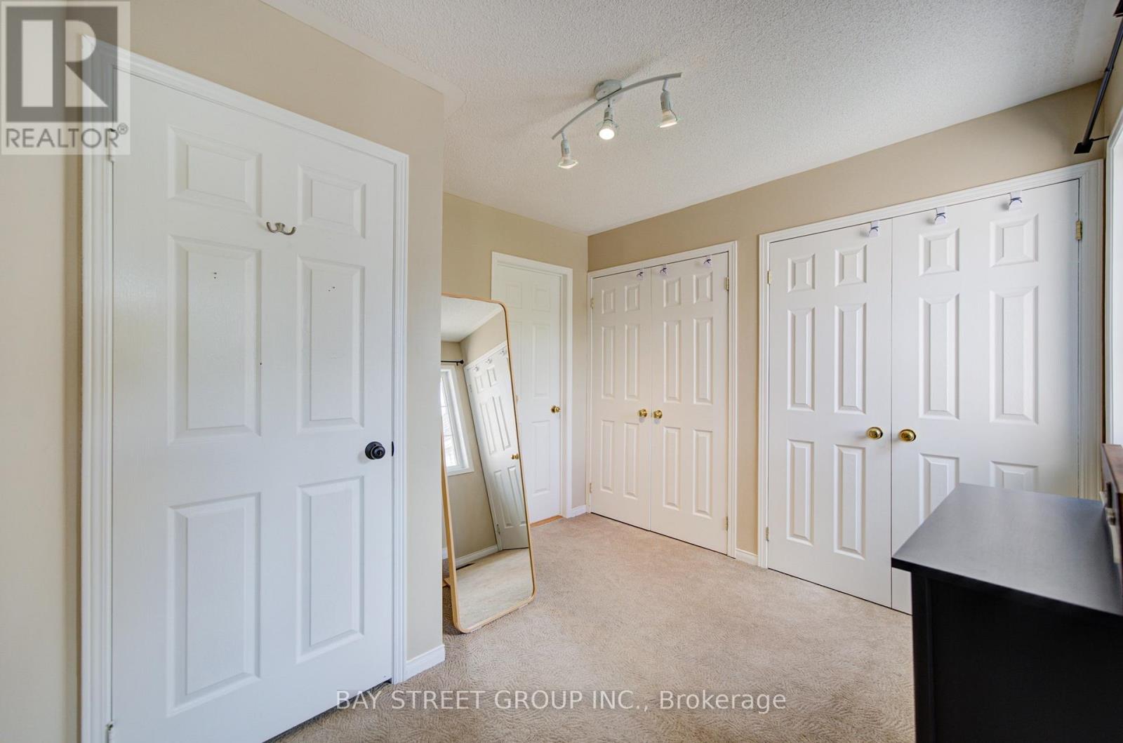 5922 Dalebrook Crescent, Mississauga, Ontario  L5M 5R9 - Photo 24 - W13693770