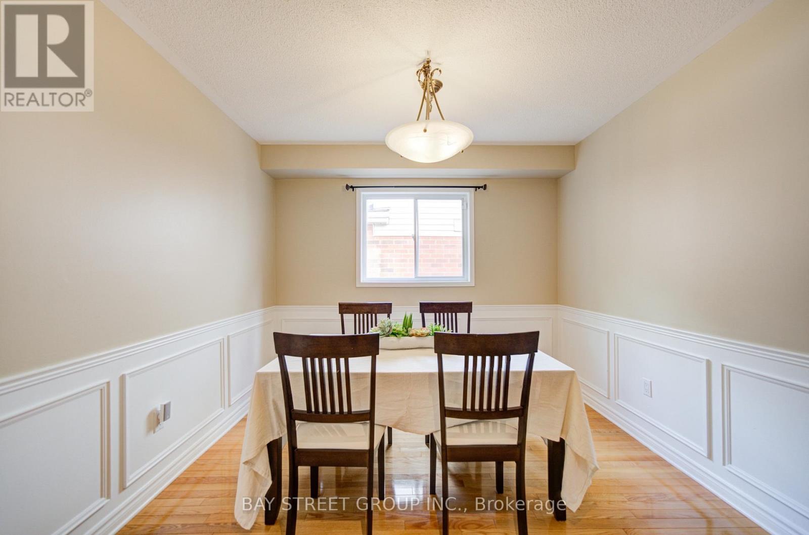 5922 Dalebrook Crescent, Mississauga, Ontario  L5M 5R9 - Photo 9 - W13693770