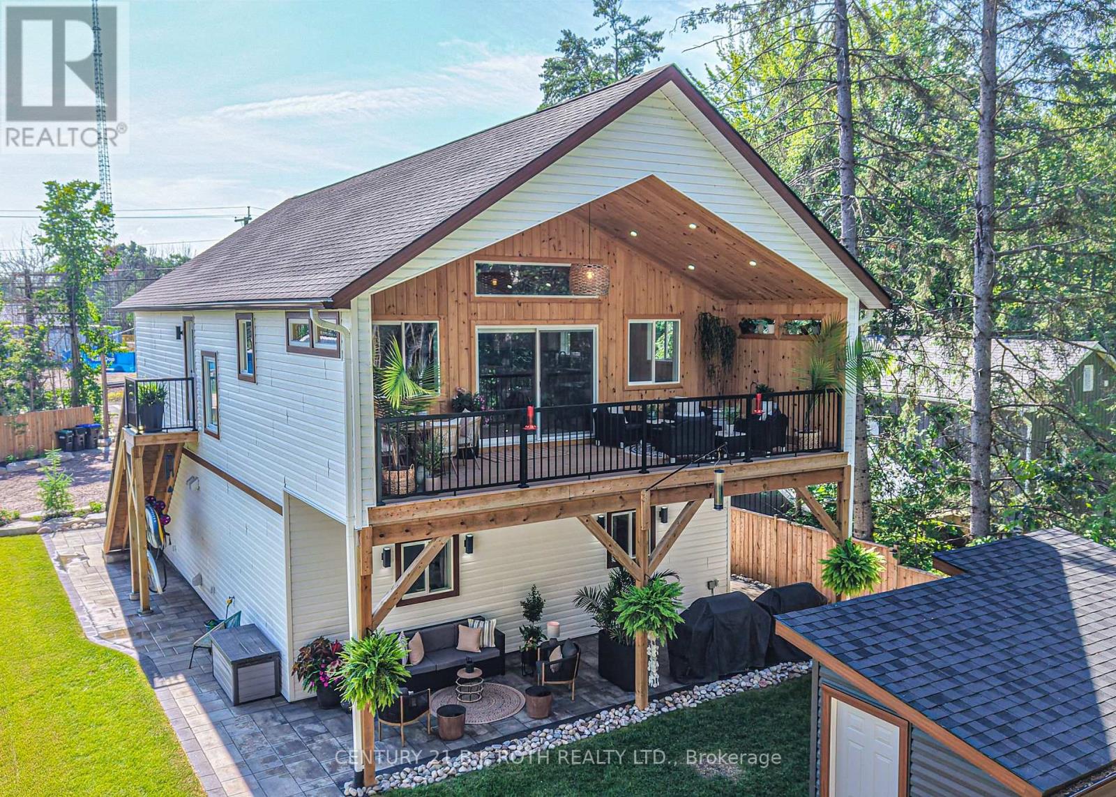 3332 QUETTON STREET, Severn, Ontario