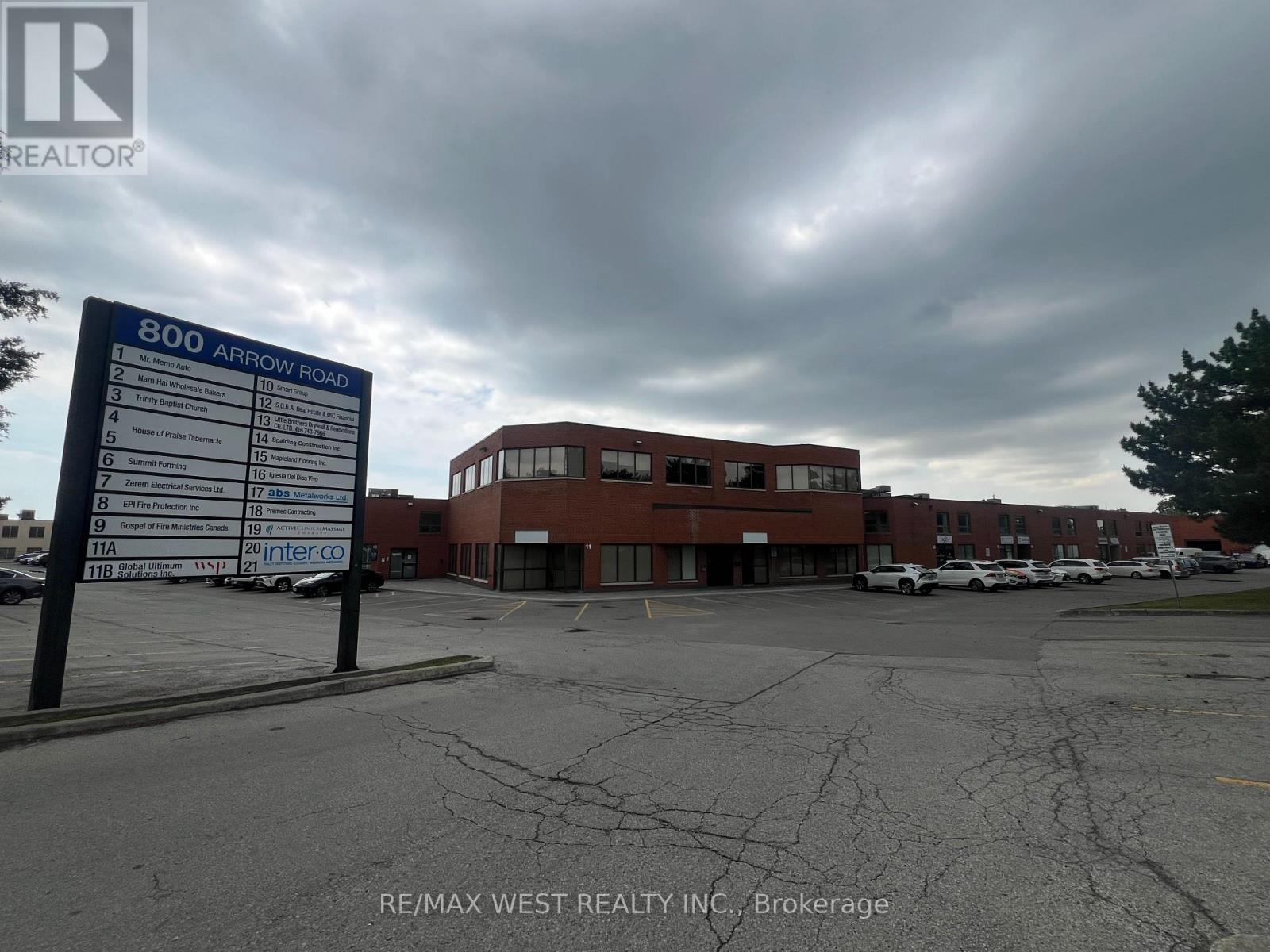 12 (UPPER) - 800 ARROW ROAD, Toronto, Ontario
