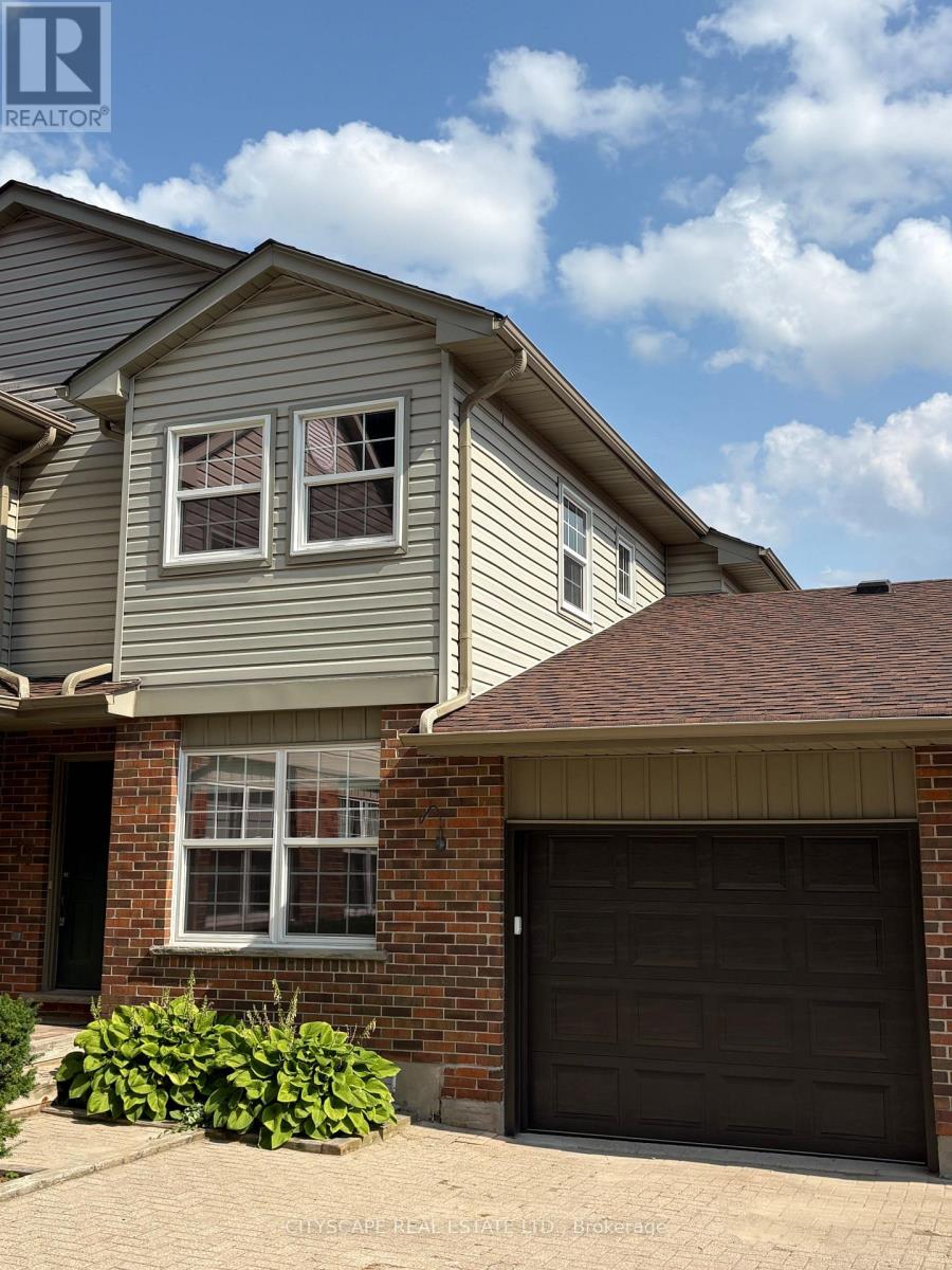 17 - 250 Keats Way, Waterloo, Ontario  N2L 6J5 - Photo 2 - X13104832