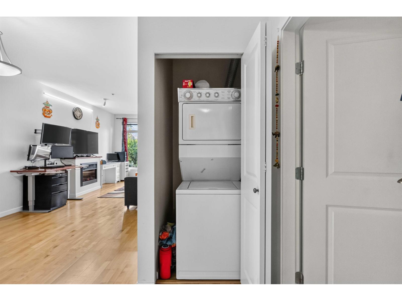 312 15380 102a Avenue, Surrey, British Columbia  V3R 0B3 - Photo 12 - R3156196