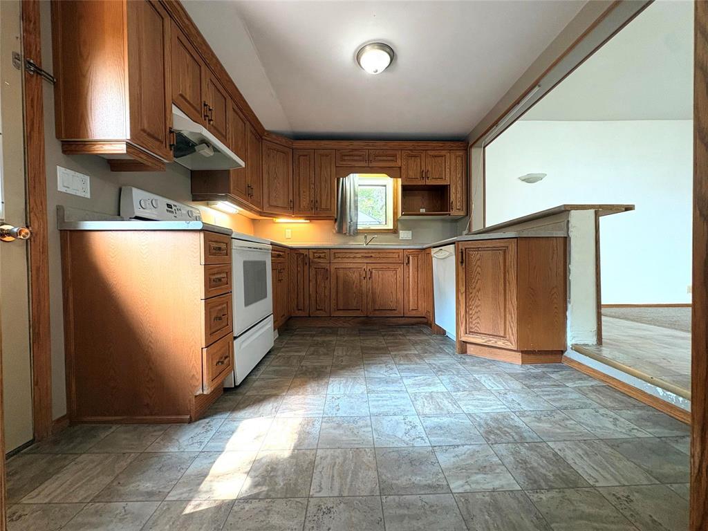 88 Oak Street, Melita, Manitoba  R0M 1L0 - Photo 12 - 202620910