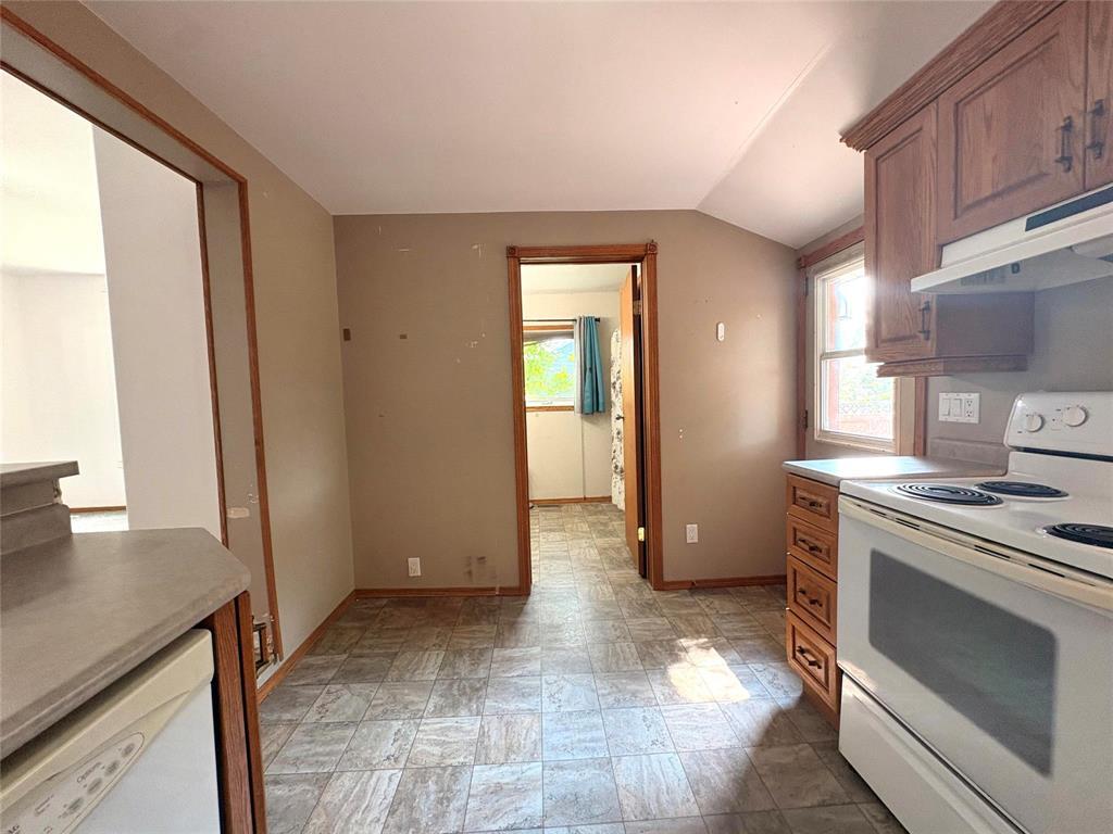 88 Oak Street, Melita, Manitoba  R0M 1L0 - Photo 11 - 202620910