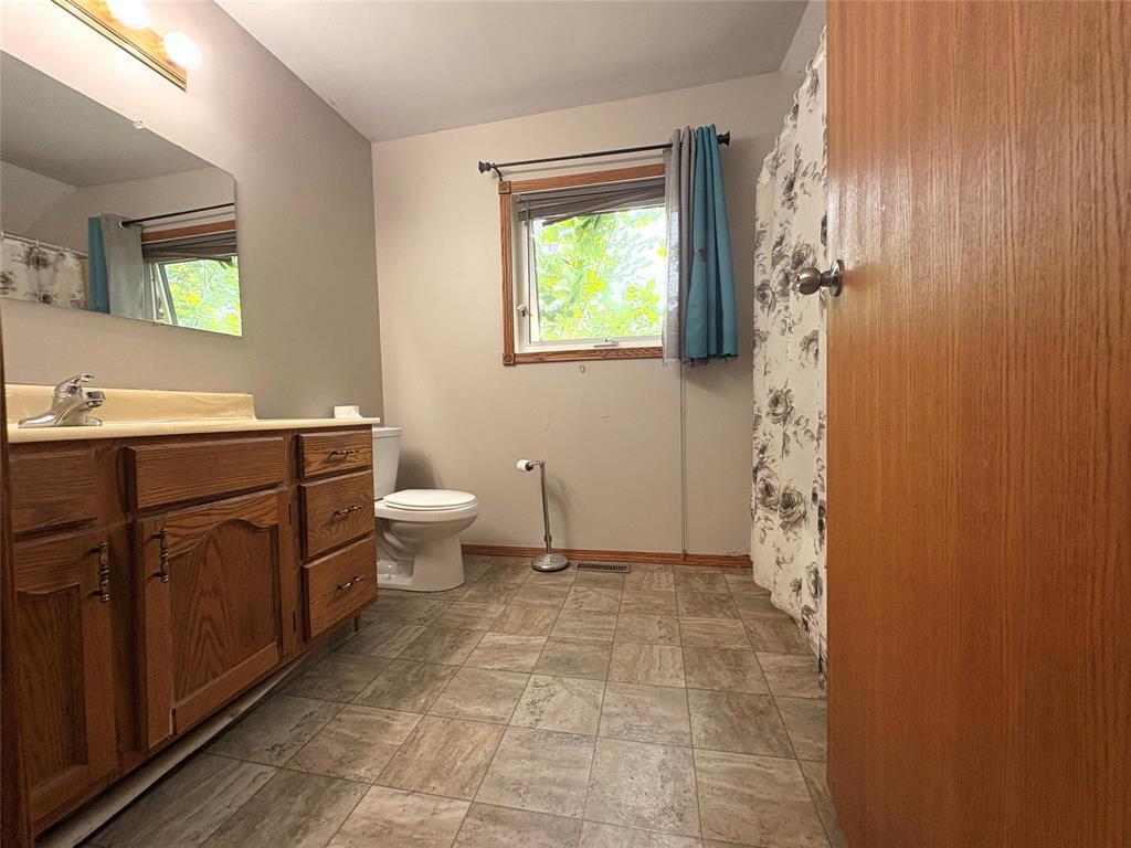 88 Oak Street, Melita, Manitoba  R0M 1L0 - Photo 14 - 202620910