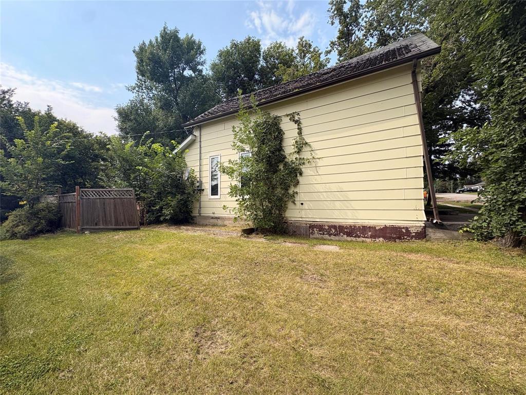 88 Oak Street, Melita, Manitoba  R0M 1L0 - Photo 32 - 202620910