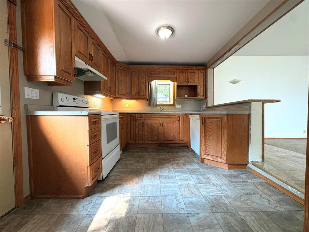 88 Oak Street, Melita, Manitoba  R0M 1L0 - Photo 9 - 202620910