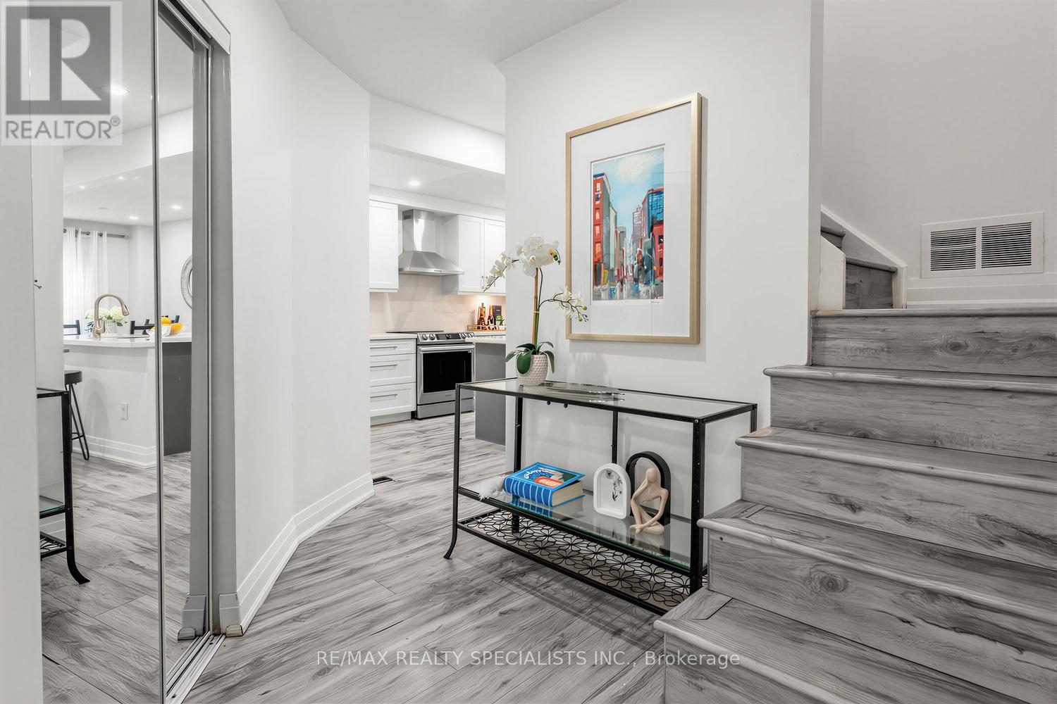 7 - 405 Hyacinthe Boulevard, Mississauga, Ontario  L5A 3N1 - Photo 5 - W13595114