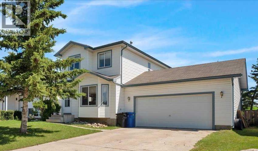 118 Meadowpark Drive, Carstairs, Alberta  T0M 0N0 - Photo 1 - A2325309